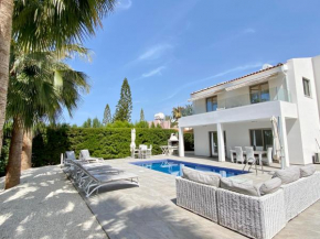 Luxury villa Roma near the beach